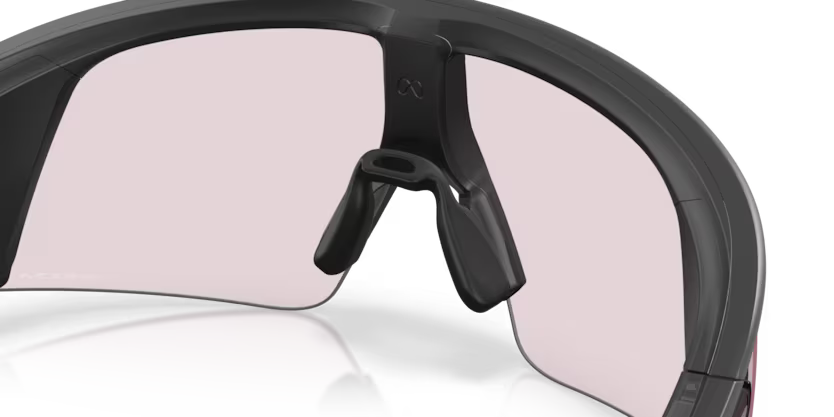 Oakley Meta Vanguard - Smart Glasses | Transitions®