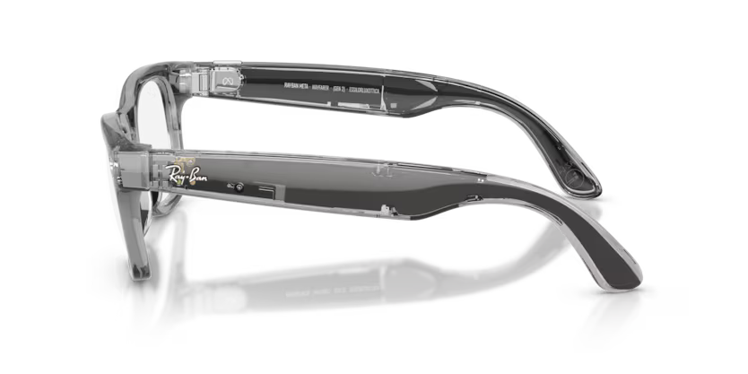 Ray-Ban Meta Wayfarer - Smart Glasses | Transitions®